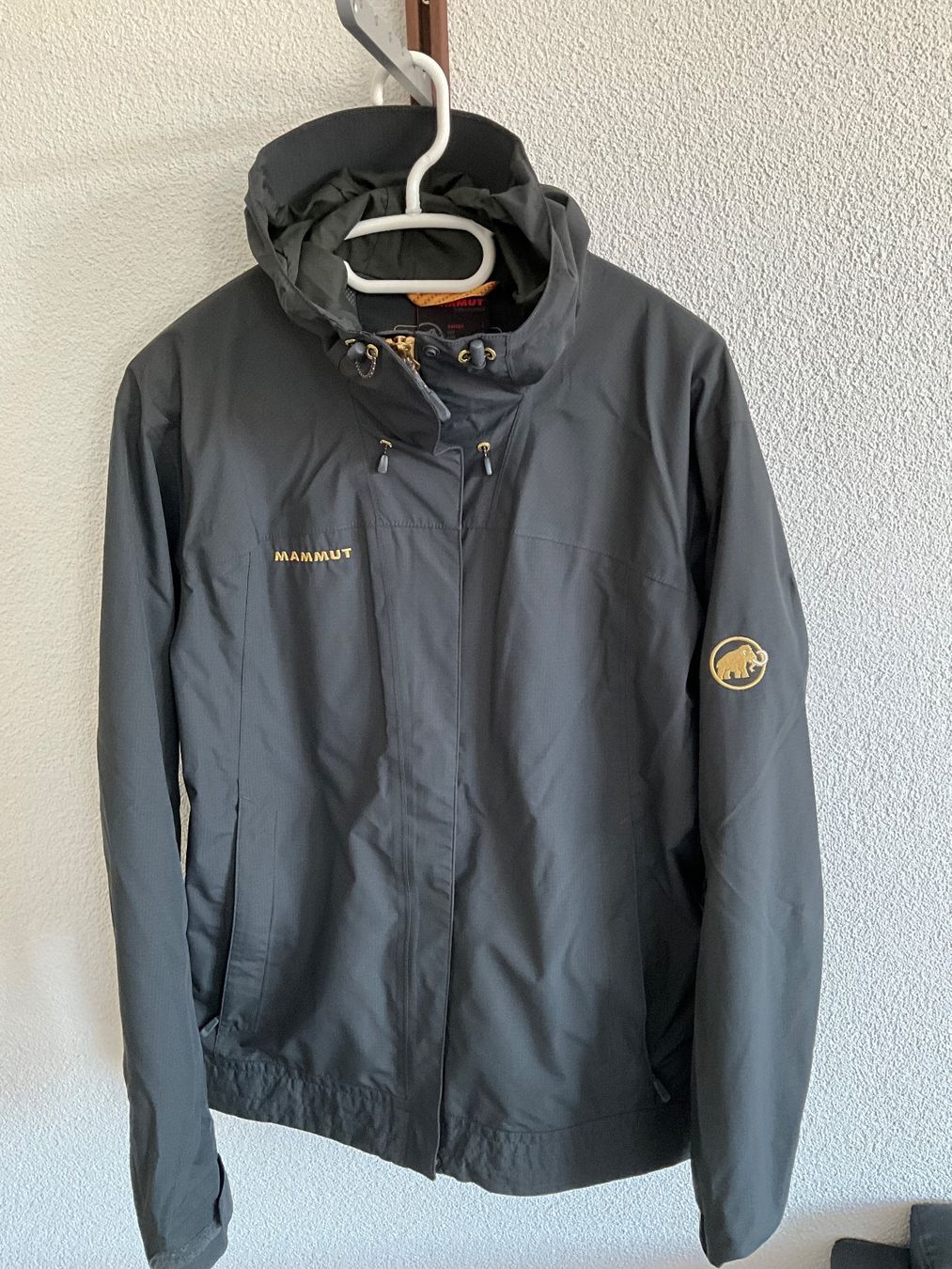 Mammut Giacche: Mammut RegenJacke Damen – Usato da Hunzenschwil venduto da heb_blr9
