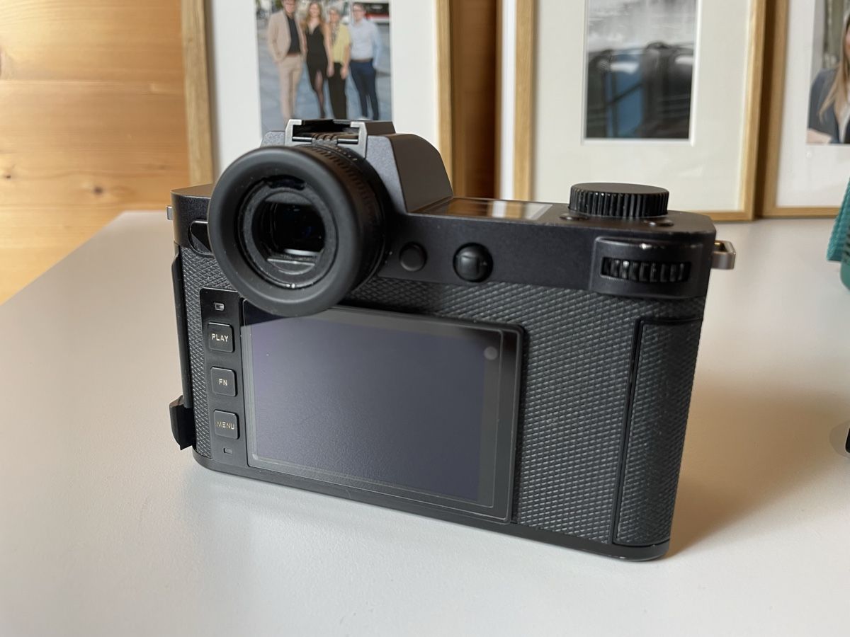Leica Kamera: Leica SL2 mit Multifunktionshandgriff – Gebraucht aus Nesslau von Wolzen 2