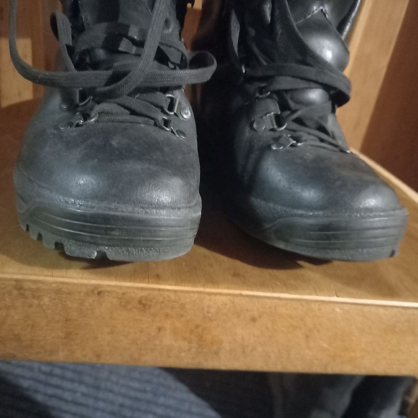 Meindl Scarpe da uomo: Meindl Gore-Tex Winterstiefel, Grösse 40, gebraucht – Usato da Galgenen venduto da Allerlei8854 7
