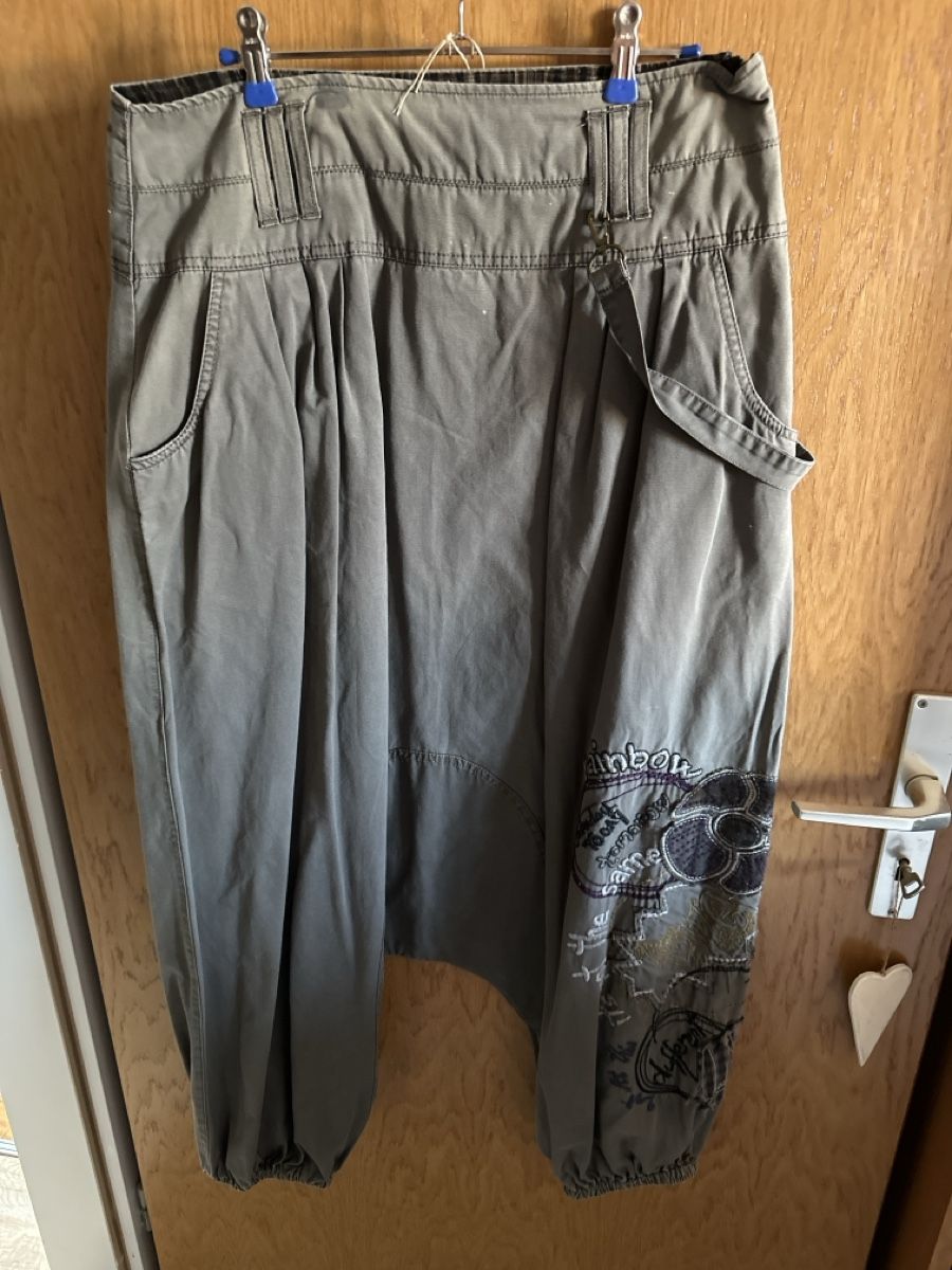 Pantaloni: Harems Hose von Desigual m/L – Usato da Trüllikon venduto da angela4444 1