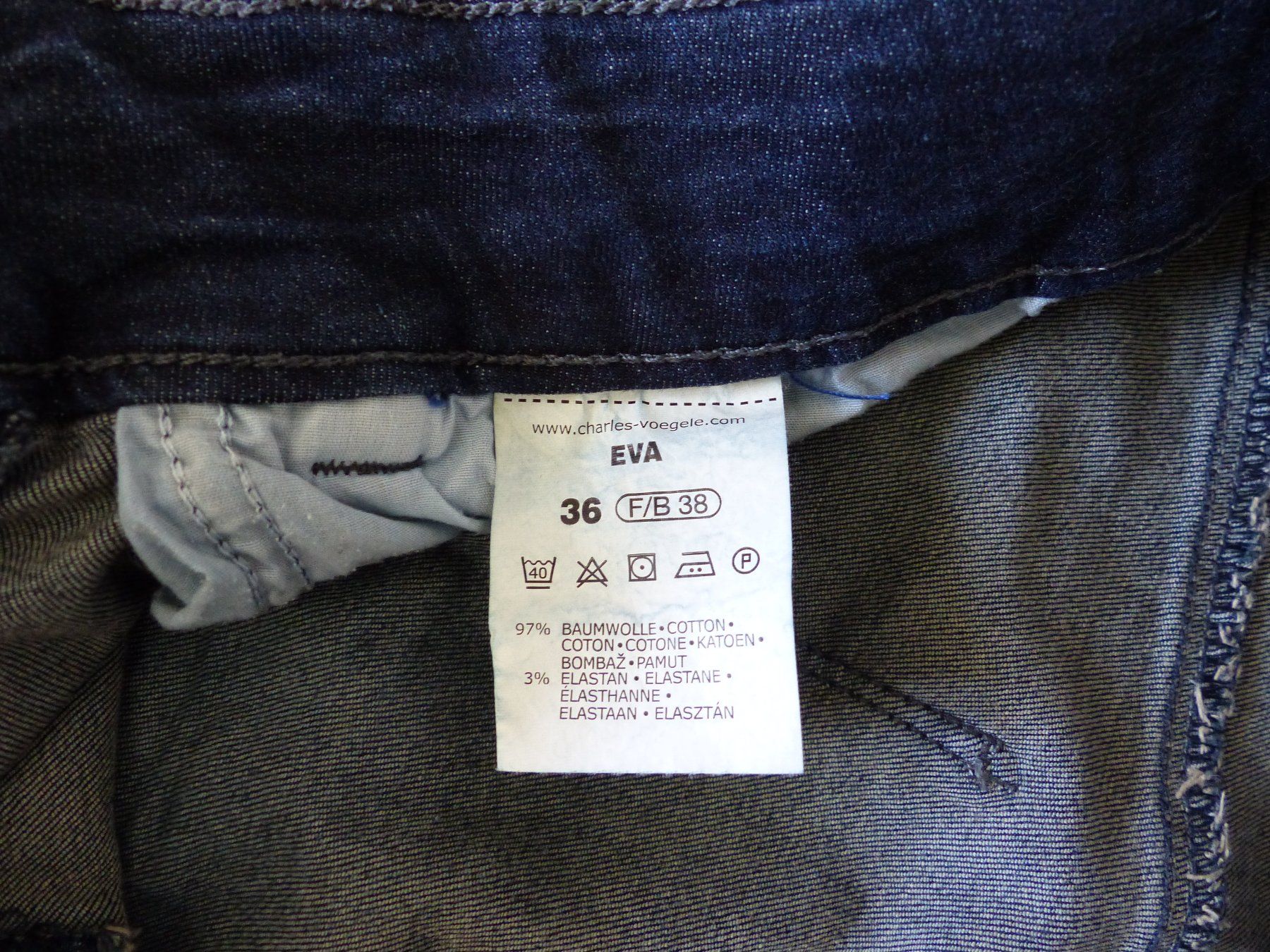 Jeans: Jeans 3/4 dunkelblau / Gr. 36 / Neuwertig – Nuovo (secondo la descrizione) da Ostermundigen venduto da Phoenix64 2