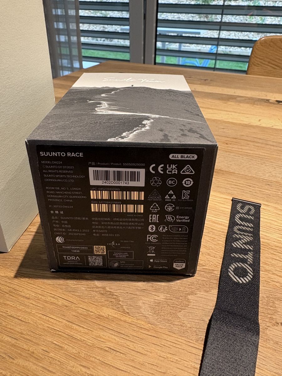 Suunto Smartwatch: SUUNTO RACE mit 3 Armbändern – Usato da Veltheim AG venduto da naegi86 2