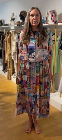Sommerliches Maxikleid mit buntem Print aus Seide!