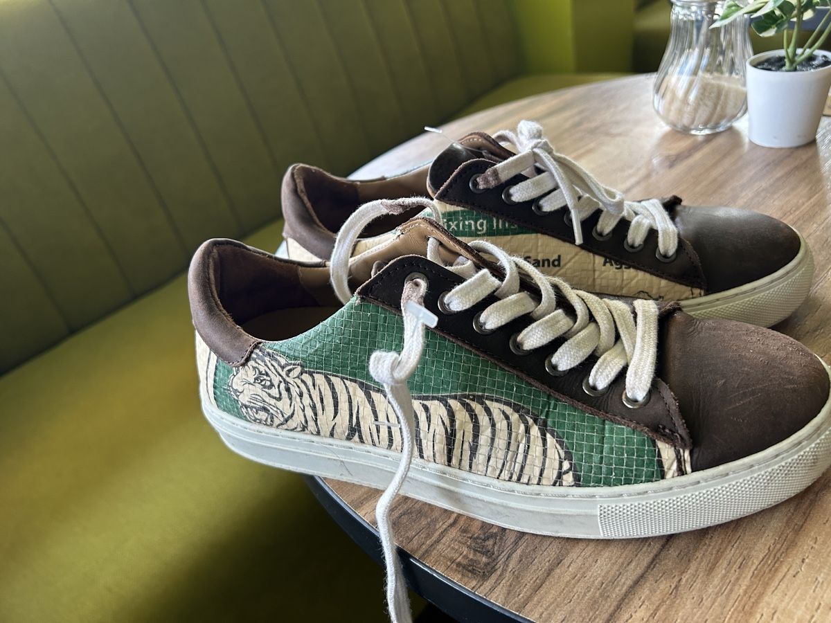 Scarpe da uomo: Sneakers tiger print size 37brown EU – Usato da Zollikofen venduto da Tannaz.k 4