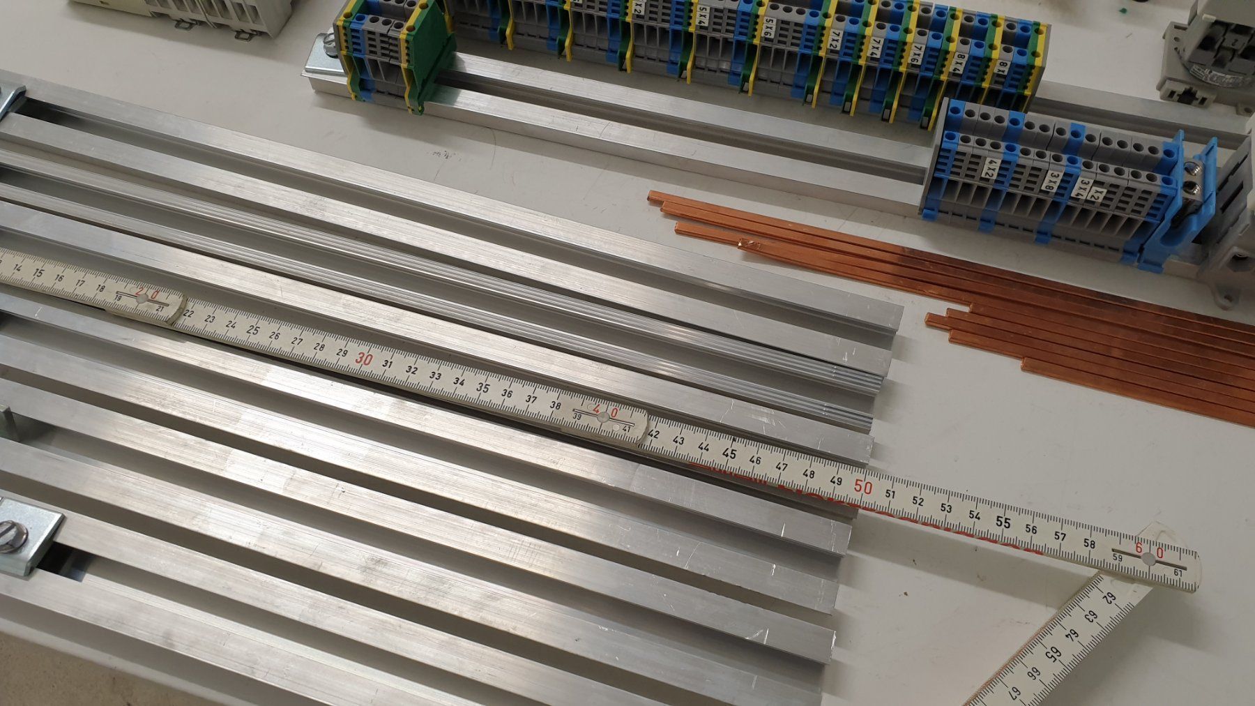 Interruttori: Grosser Posten Elektromaterial HAGER – Usato da Hinteregg venduto da Amerizium 3