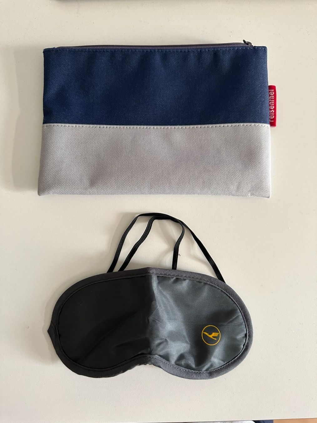 Kosmetikkoffer: Lufthansa Business Class Kit inkl. Schlafmaske – Gebraucht aus Zürich von Diazaio
