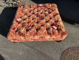 Gemütlicher Vintage-Hocker / Fussschemel mit Muster