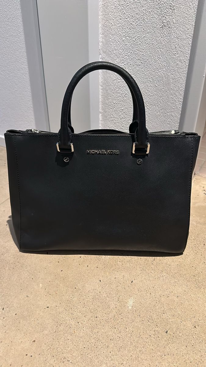 Michael Kors Borse da donna: Michael Kors Shopper Schwarz Top Zustand Schnäppchen – Usato da Oberentfelden venduto da Tiffany_Design