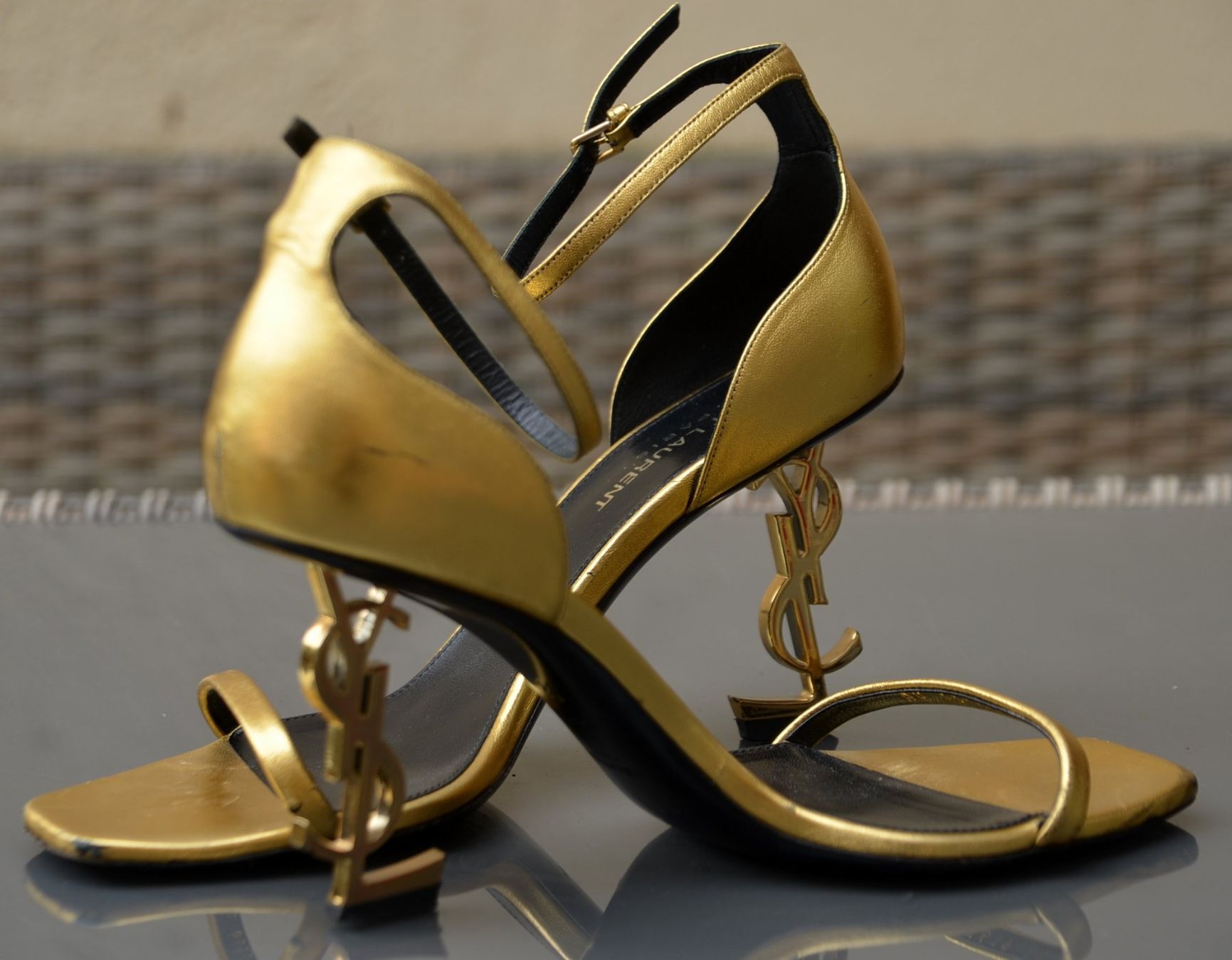 Saint Laurent Damenschuhe: Saint Laurent Sandalen / sandales .38 – Gebraucht aus Collonges von Auganien 6