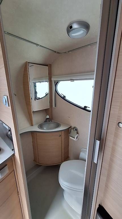 Veicoli da campeggio: Carane Adria 341 PH – Usato da cernier venduto da roxy133 3