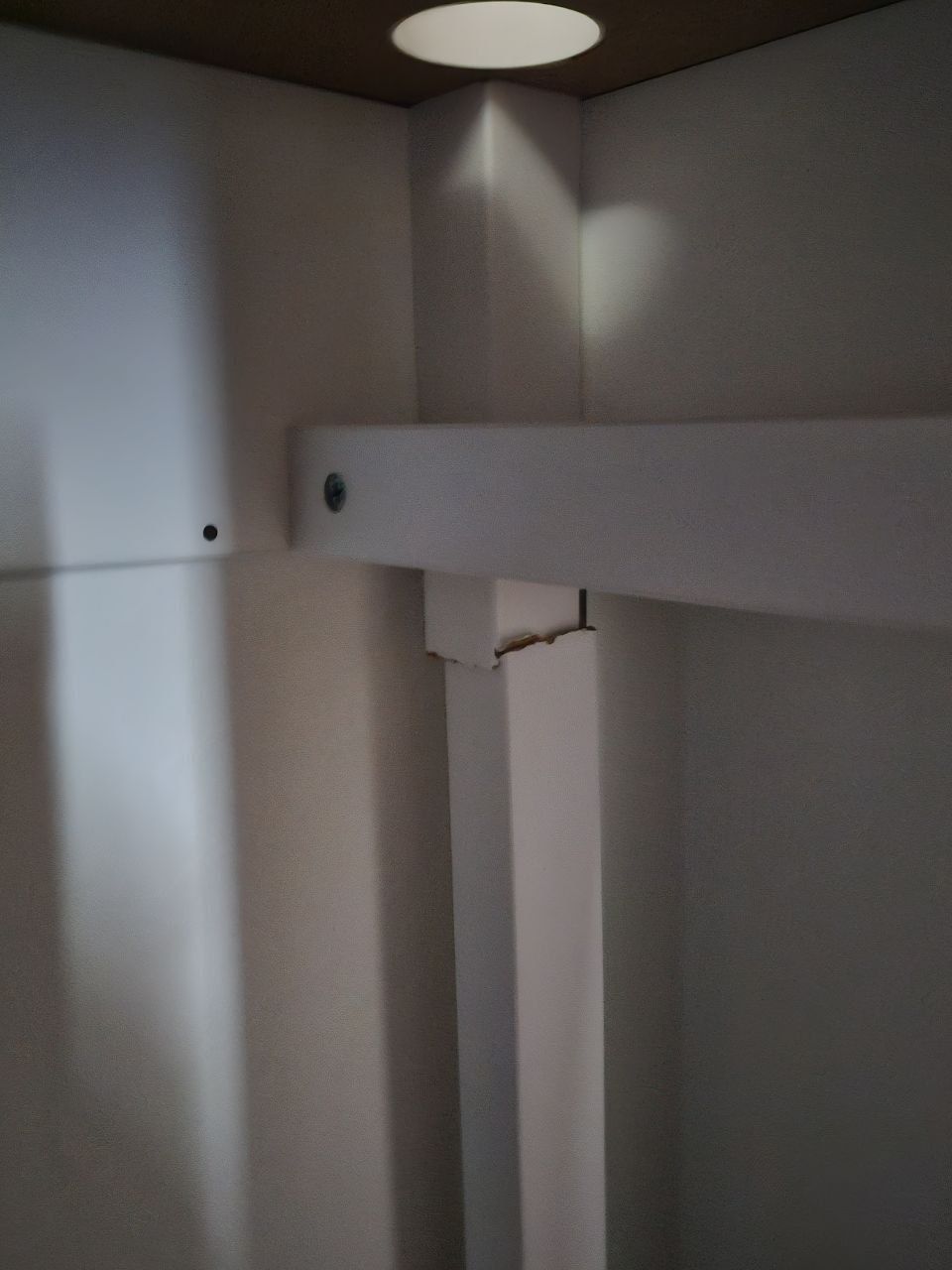 Ikea Schreibtische: Eckschreibtisch weiss IKEA – Defekt aus Seuzach von hwulf 1