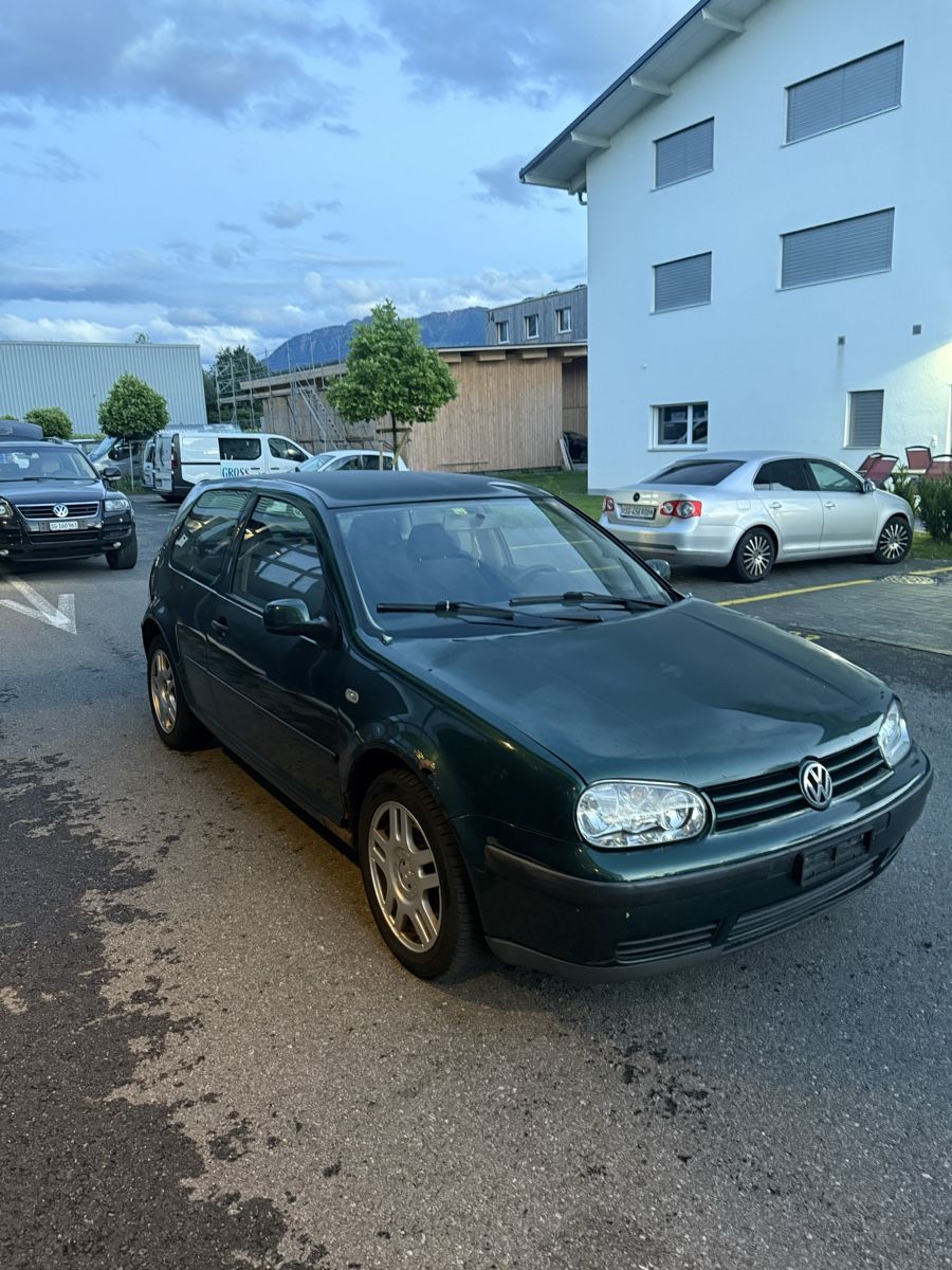 VW Automobili: Vw Golf 1.9 TDI Automat – Usato da Uznach venduto da gar_sj6y 4