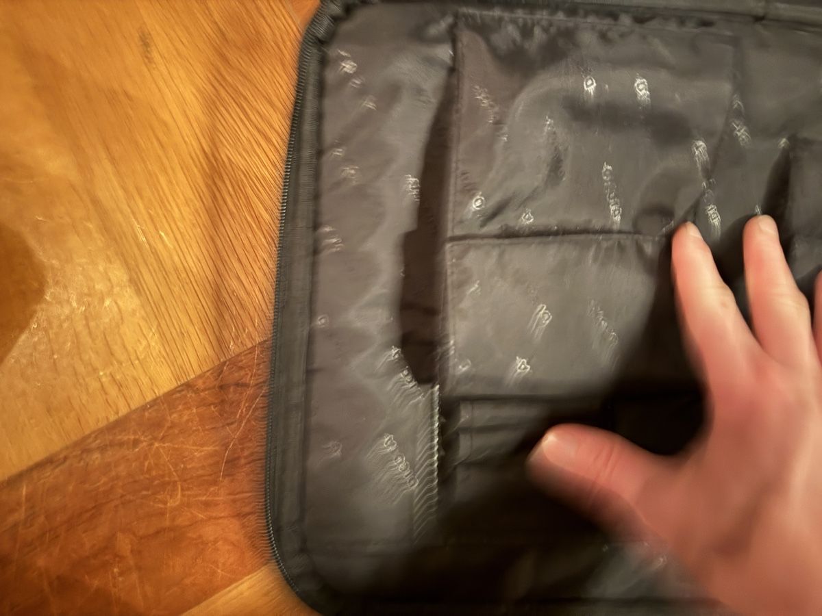 Borse: Laptoptasche schwarz, guter Zustand – Usato da Grindelwald venduto da yoloflip45 2
