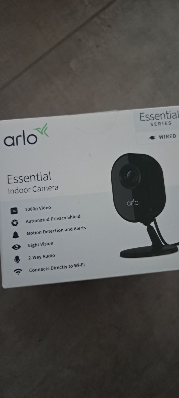 Arlo Systèmes d'alarme: Arlo Essential Indoor Camera 1080p Video – Neuf avec emballage d'origine à Altstätten SG par pro_nr2m