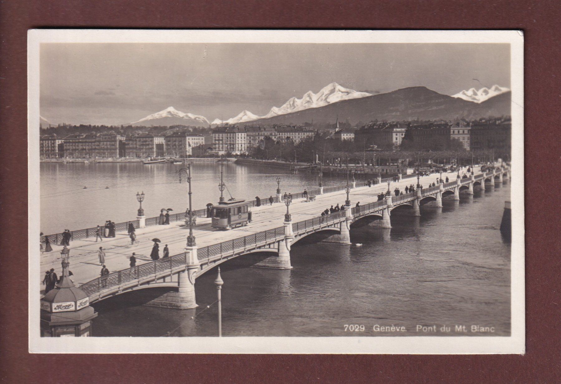 Cartoline postali: GENEVE - Pont du Mont Blanc - Tram – Usato da Pully venduto da nicecards