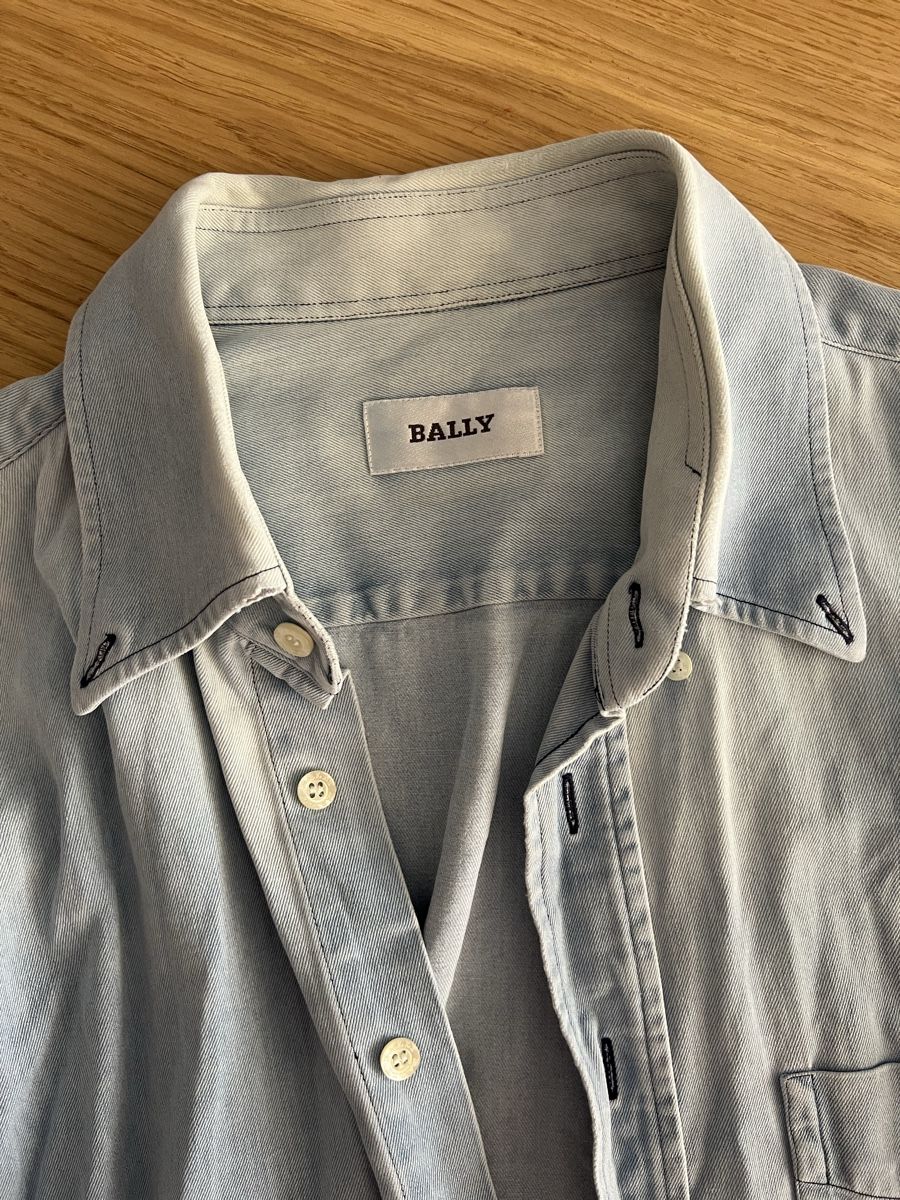 Bally Blusen: Hemd Bally hellblau Baumwolle, Grösse 42/L – Gebraucht aus Luzern von maisonnoir 1