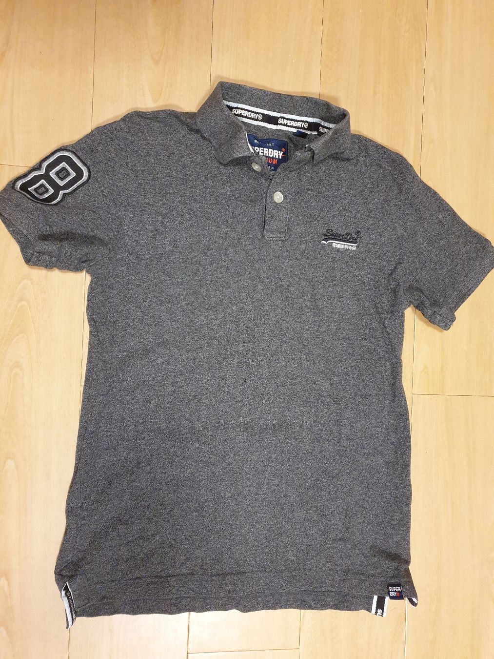 Superdry Magliette Polo: Superdry PoloShirt Grau Gr. M - N°8 – Usato da Val D Illiez venduto da SnowRoof