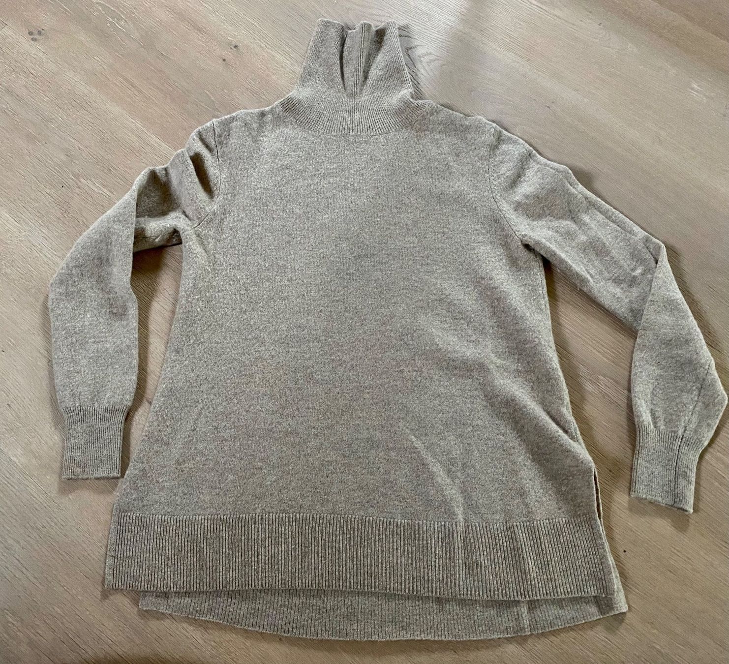 Massimo Dutti Maglioni & Felpe: Beiger Rollkragenpullover aus Kaschmirwolle Grösse S – Usato da Winkel venduto da Flyhy2020
