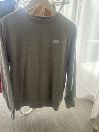 Grauer Nike Pullover Grösse S guter Zustand