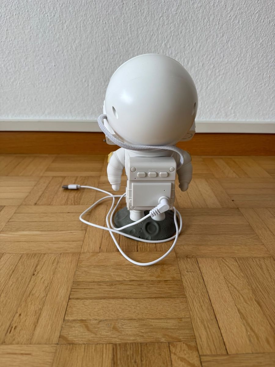 Lampade: Astronaut Lampe mit Sternenhimmel Projektor  – Nuovo (secondo la descrizione) da St. Gallen venduto da Xbylucas 4