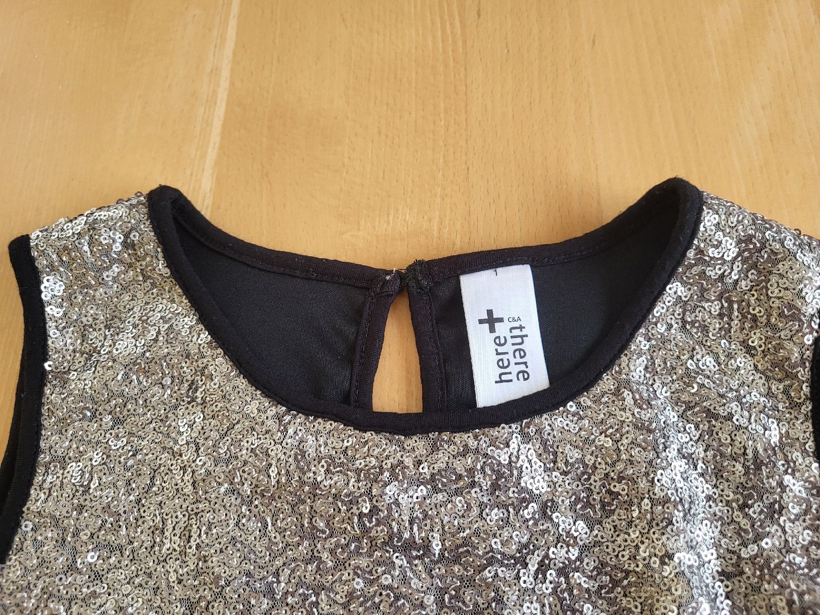 C&A Vestiti & Gonne: Pailletten Kleid Gr. 146 – Usato da Dürrenäsch venduto da DanaW01 1