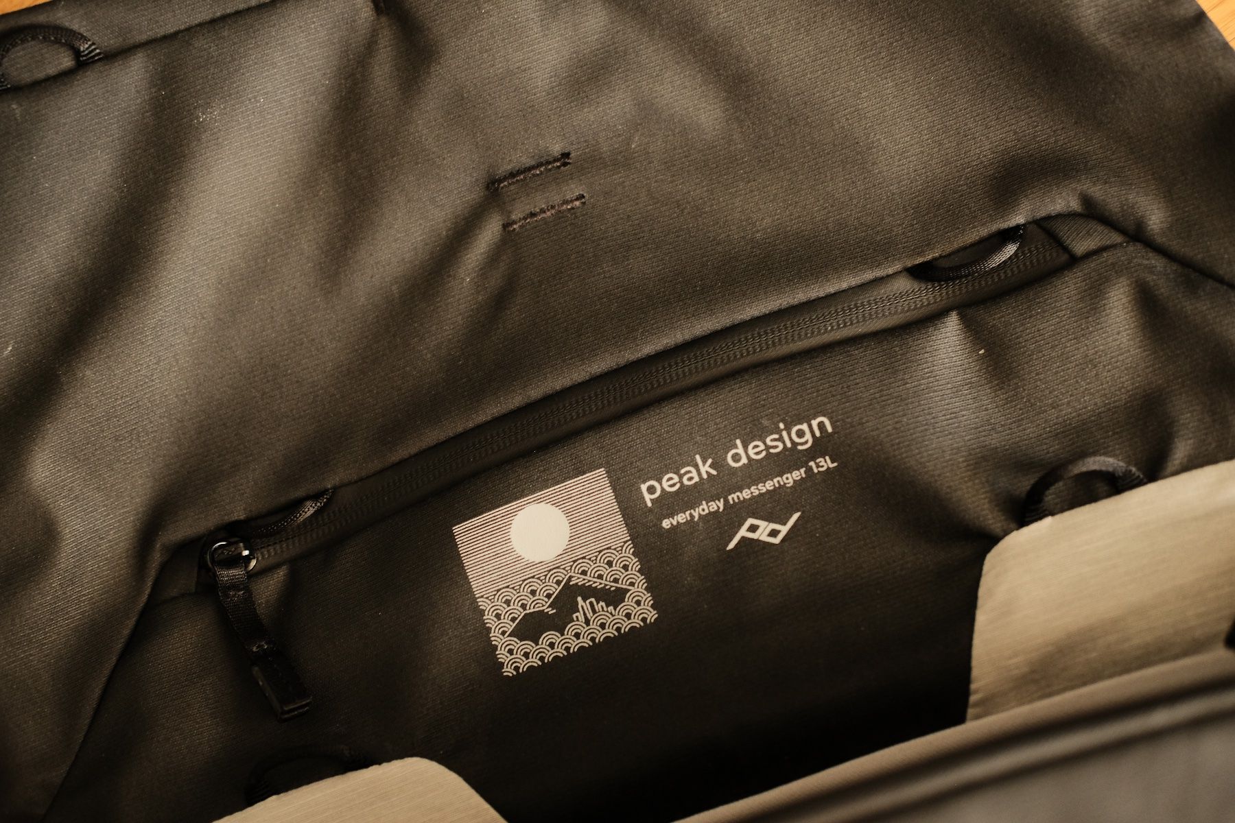 Taschen: Peak Design Everyday Messenger 13l - Black – Gebraucht aus Prilly von Johnny_Boy456 3
