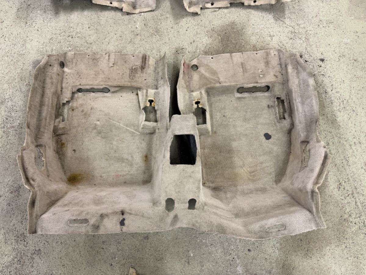 Volvo Tutti pezzi di ricambio auto: Volvo C70 Teppich – Usato da Bernhardzell venduto da HeicoVolvo 1