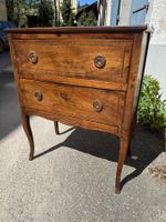 kleine Kommode Nussbaum Louis XV
