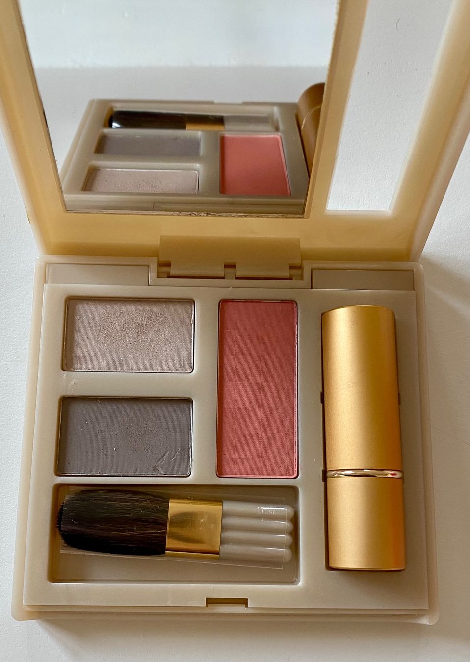 Estée Lauder Make-up: Palette von Estee Lauder – Nuovo (secondo la descrizione) da Zürich venduto da Maria2021 1