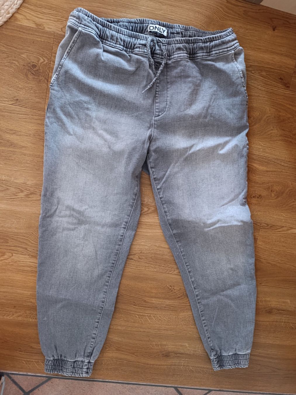 Only Jeans: Jeans Only, grau, L 32 – Usato da Silvaplana venduto da Suomi3101
