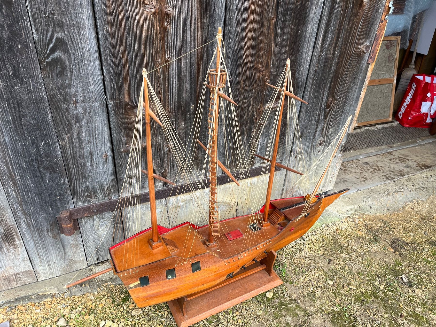 Modellbausätze & Standmodelle: Grosses älteres Holz-Modellschiff, 4-Master – Gebraucht aus Rünenberg von  5