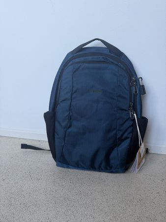 Pacsafe Rucksack METROSAFE LS350