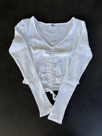 Langarm weiss mit Schnürung