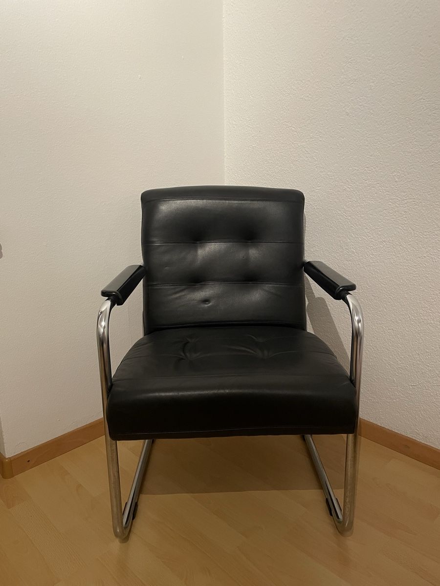 Sessel: Freischwinger Sessel in Schwarz – Gebraucht aus Thun von rem_9vqs