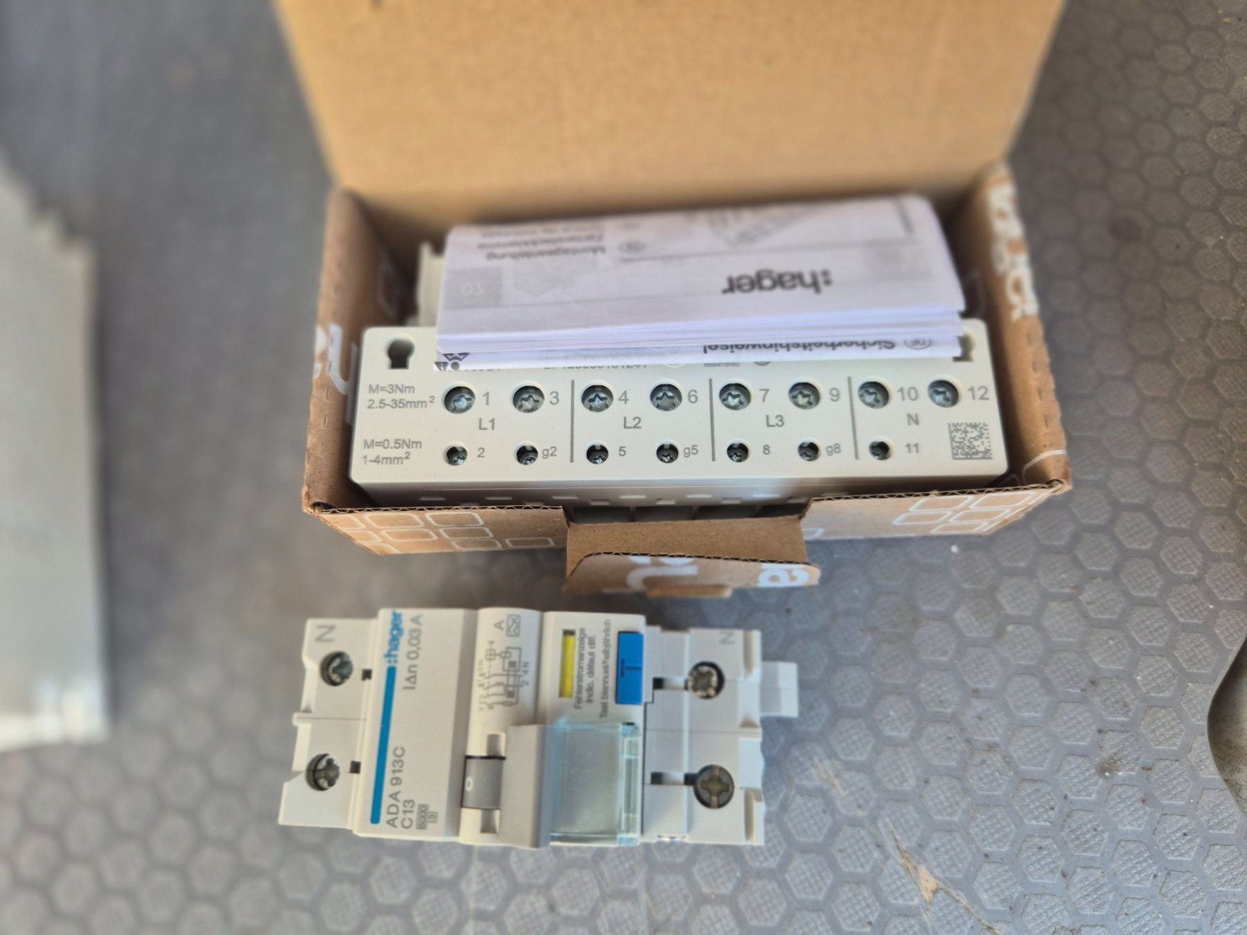 Hager Elektronikbauteile: Elektromaterial – Gebraucht aus Stein AR von Bienli4 3