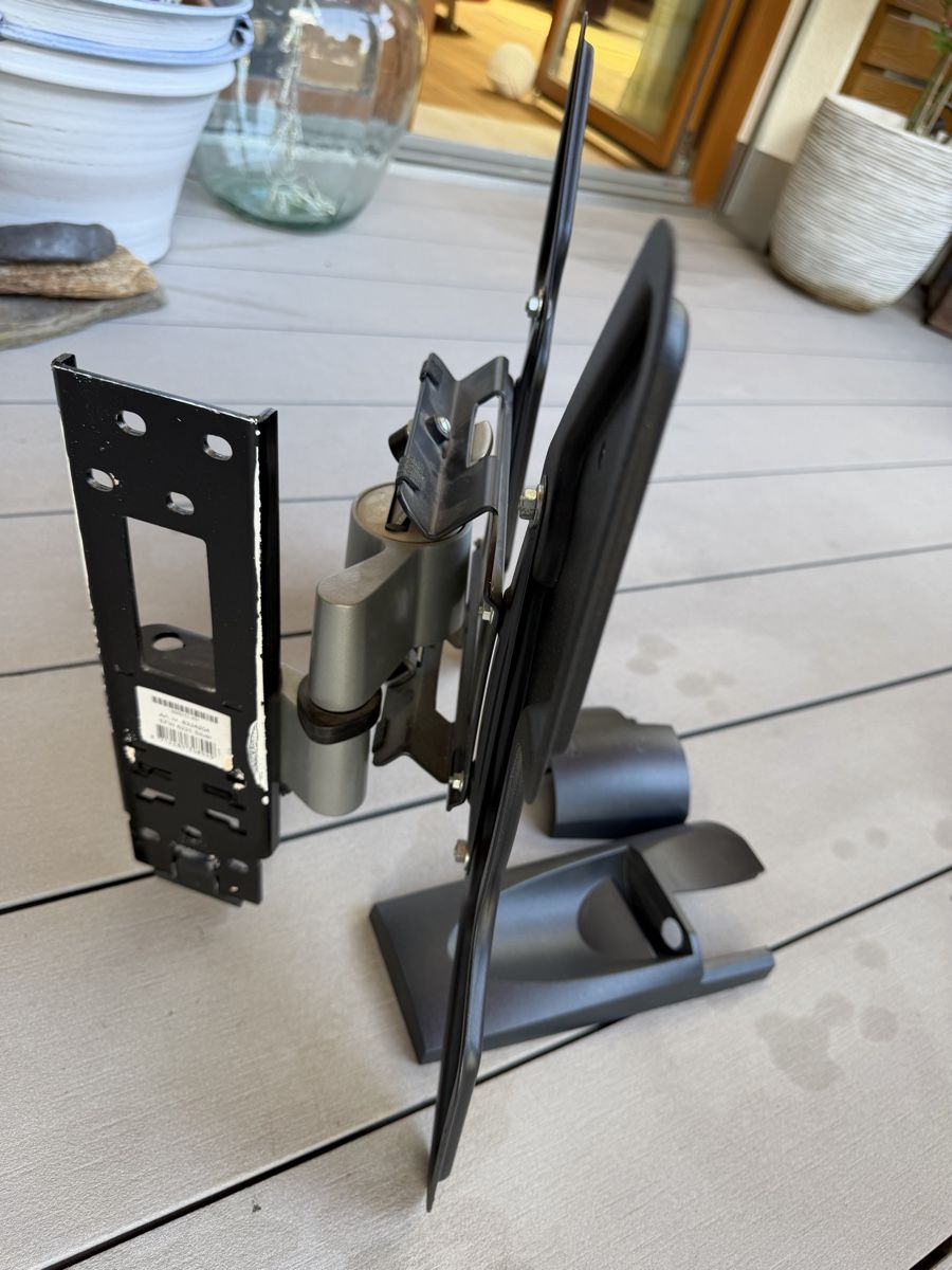 Supporti a parete: TV Wandhalterung – Usato da Unterterzen venduto da cla_fpb9 1