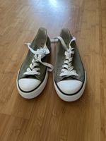 Drei Paar Stoffschuhe Grösse 39 in gutem Zustand