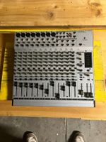 Behringer Eurorack MX 2004A – 20-Kanal Mischpult