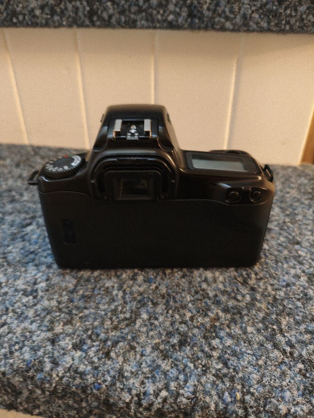 Canon Fotocamera: Canon EOS 1000F SLR camera body good condition – Difettoso da Bern venduto da Janick.Spielmann 1