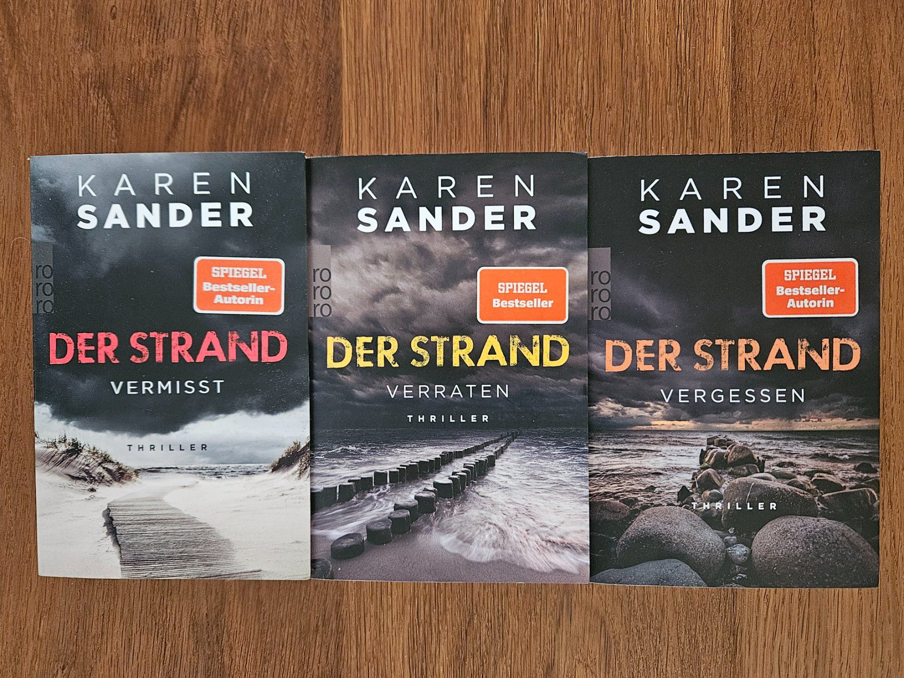 Bücher: Karen Sander: Der Strand – Gebraucht aus Möriken AG von sst_hpf6