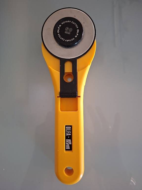 Tous les outils: Prym Jumbo Rollschneider – D'occasion à Uetendorf par Ladouce