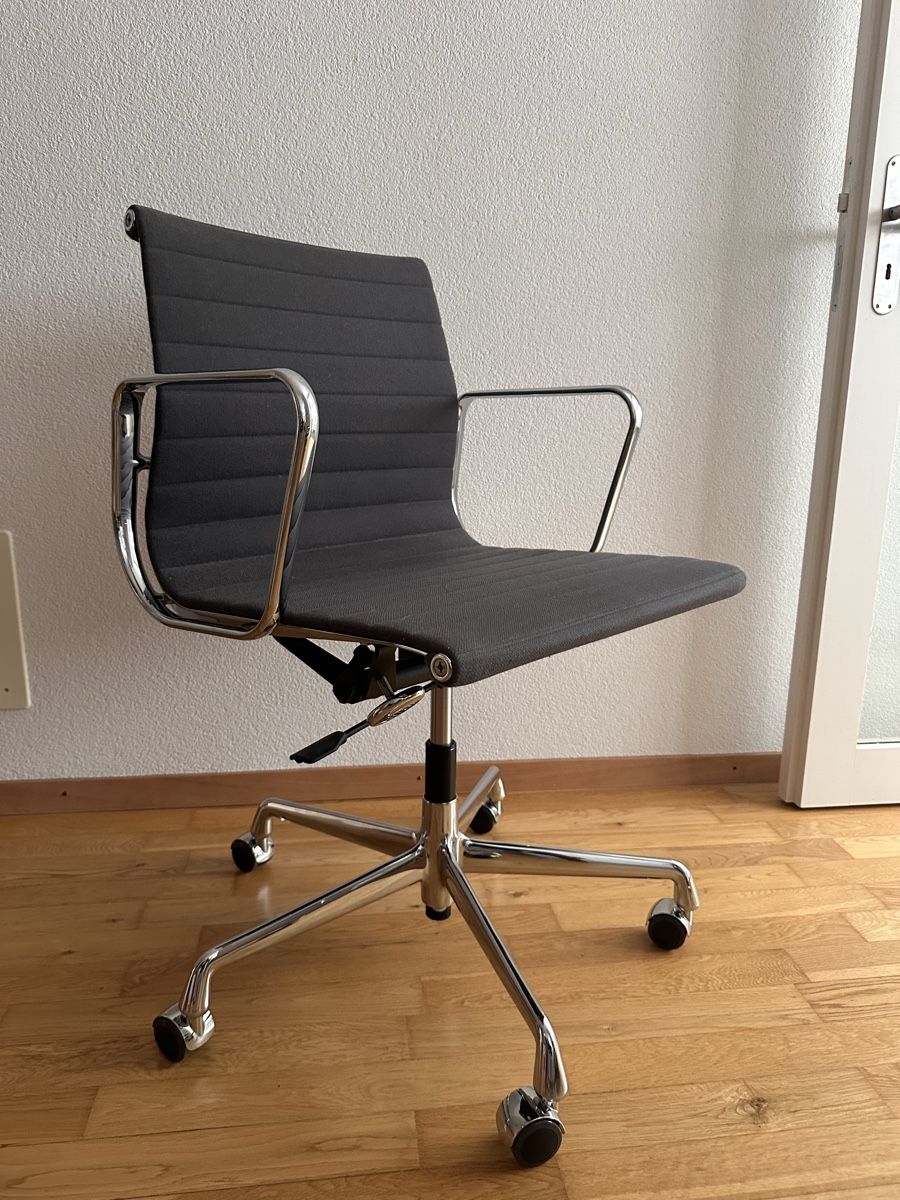 Vitra Stühle: Vitra EA 117 Bürostuhl  – Gebraucht aus Tafers von fredcardo 1
