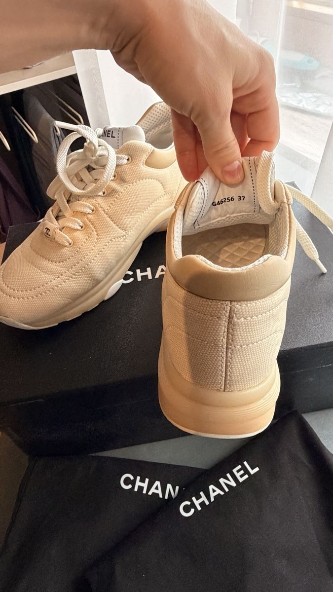 Chanel Damenschuhe: Chanel trainers, Size 37, Beige. Excellent condition! – Neu (gemäss Beschreibung) aus Zürich von ele_5wrd 2