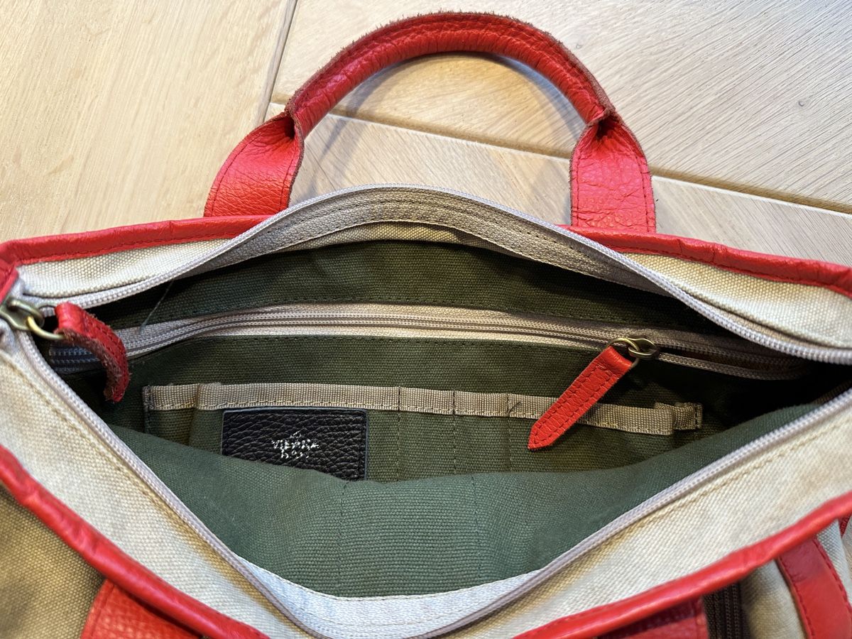 Borse da donna: Stylish Canvas Tote Bag with Red Leather Trim – Nuovo (secondo la descrizione) da Zürich venduto da and_hwf7 1