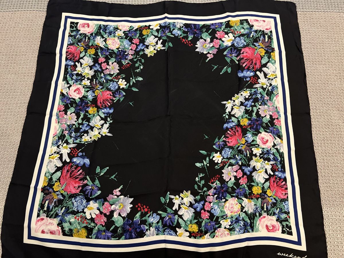 Max Mara Foulard & Sciarpe: Max mara weekend silk scarf – Nuovo (secondo la descrizione) da Corsier GE venduto da Karol_save_planet