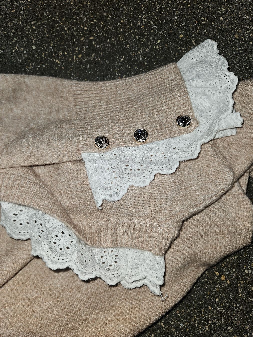 Pullover & Sweatshirts: Pullover alt rosa mit Spitzen  Grösse L – Neu (gemäss Beschreibung) aus Anwil von moosmat 7