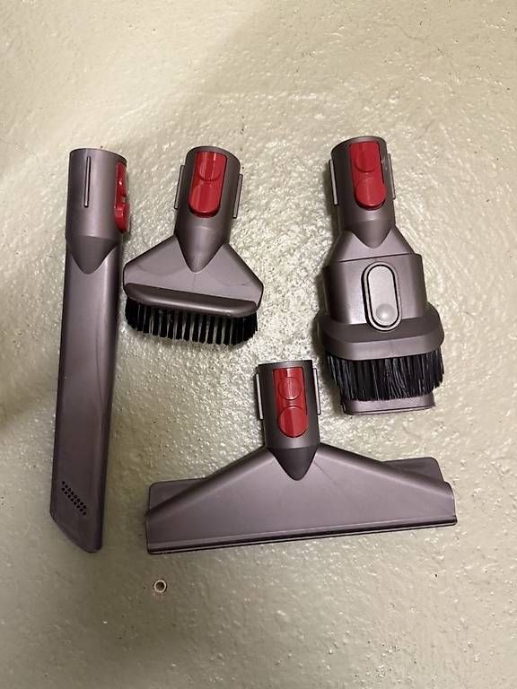 Staubsauger & Zubehör: Dyson Handstaubsauger Aufsätze – Gebraucht aus Sissach von fre_5c77