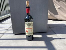 Weinflasche Château Pétrus 2011 inkl Korken
