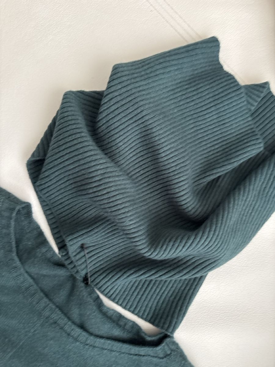 Pulls & Sweat-shirts: Dunkelgrüner Strickpullover mit Rollkragen, Grösse M – D'occasion à langenthal par rundholz7 2