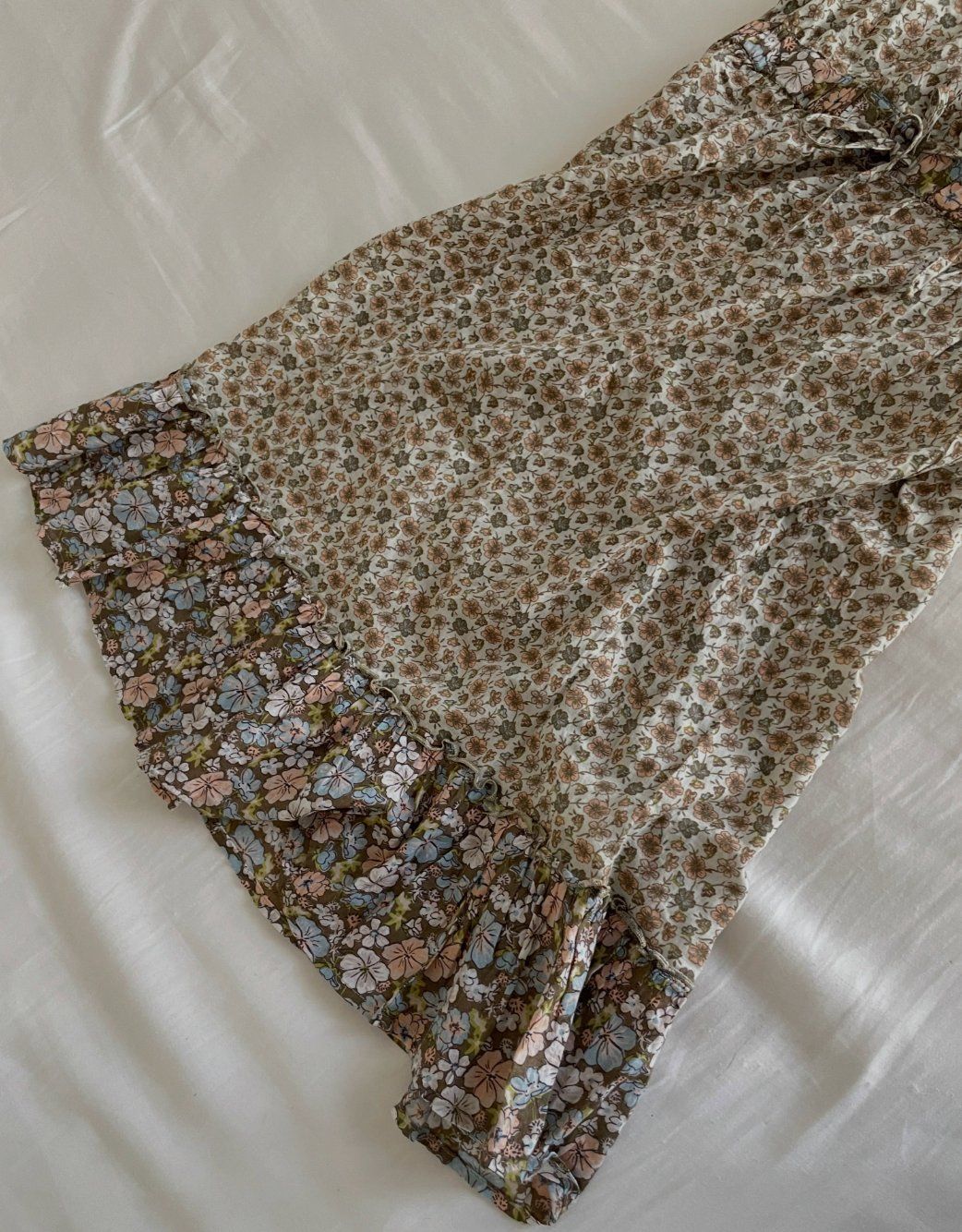 Vestiti: Floral Tie Halter Dress – Usato da Genève venduto da toandfrom 5